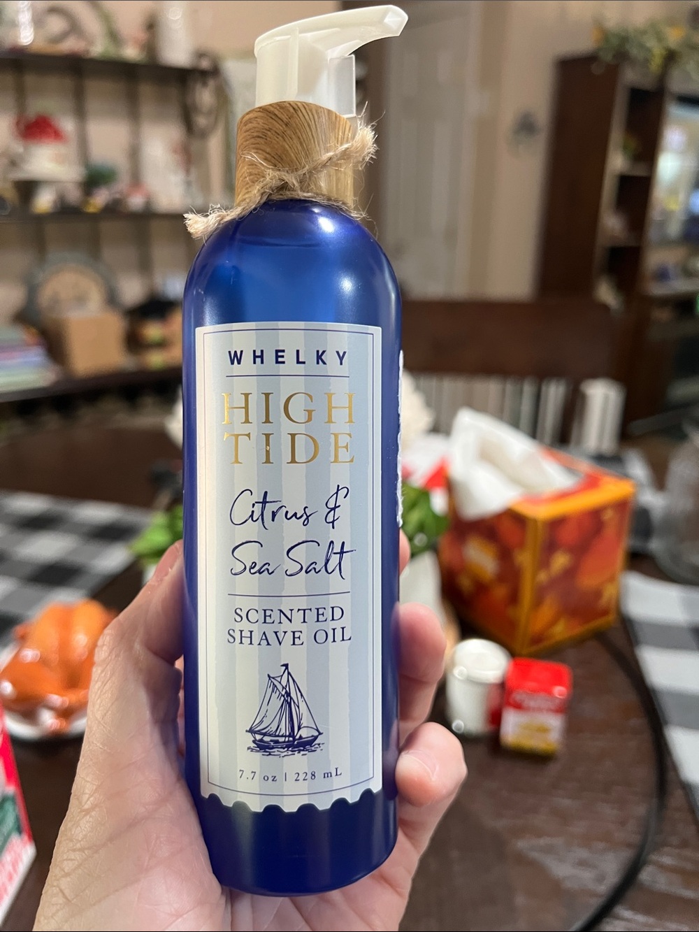 New WHELKY High Tide Citrus & Sea Salt Scented Shave Oil - Blue